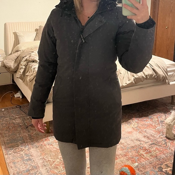 Canada Goose Coat - Picture 8 of 9